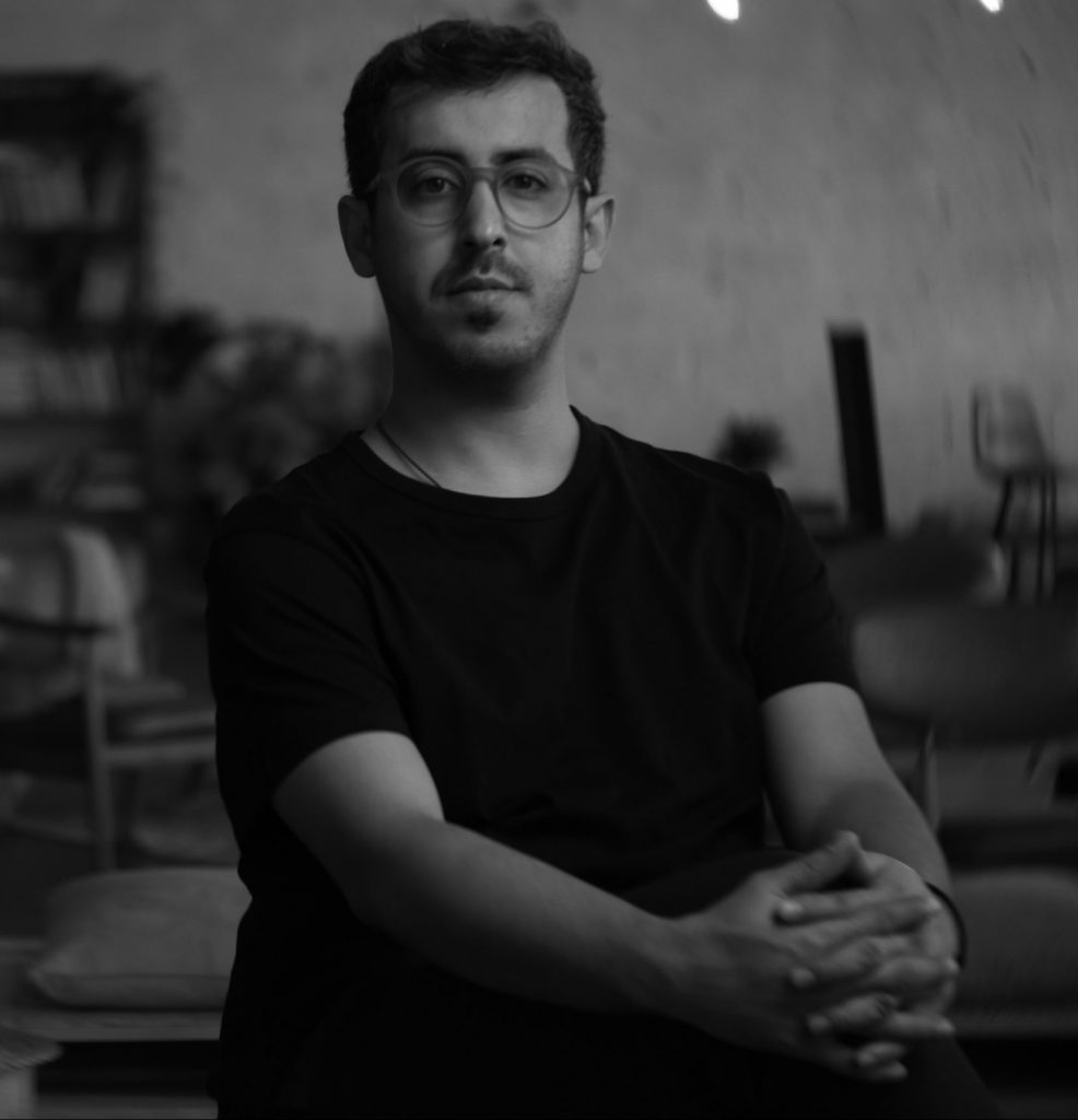 حوار مع الفنان عبدالله العثمان ونقاش عن الفن الأدائي